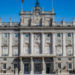 Régimen Local Español. Fachada de un ayuntamiento.